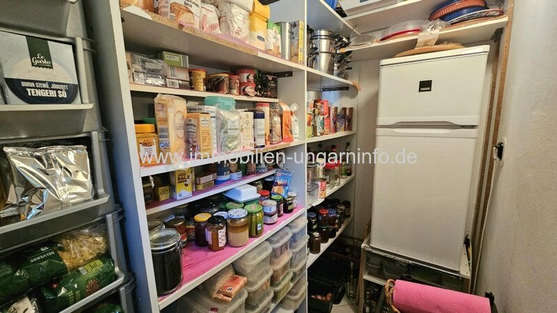 12 km südlich von Balaton 2-stöckiges Einfamilienhaus von deutschem Eigentümer zu verkaufen