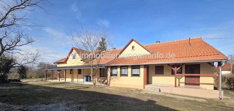Familienhaus im bürgerlichen Stil in der Nähe des Plattensees, in Csákány