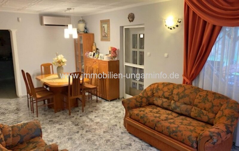 Familienanwesen im Kreis Zala zu verkaufen. Mit Haus am See, Wirtschaftsgebäude, 5,9 Hektar Land.