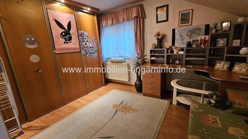 Familienanwesen im Kreis Zala zu verkaufen. Mit Haus am See, Wirtschaftsgebäude, 5,9 Hektar Land.