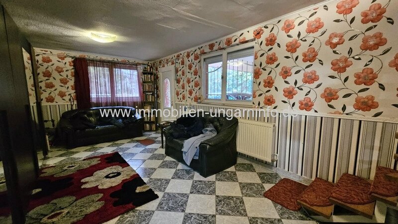 Familienanwesen im Kreis Zala zu verkaufen. Mit Haus am See, Wirtschaftsgebäude, 5,9 Hektar Land.