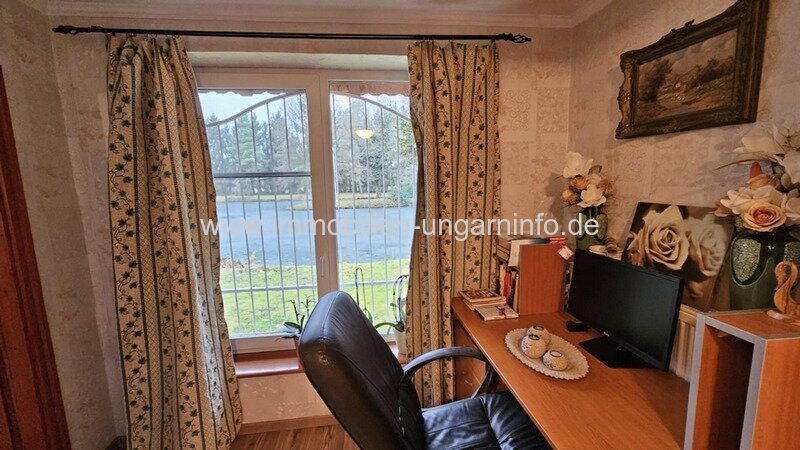 Familienanwesen im Kreis Zala zu verkaufen. Mit Haus am See, Wirtschaftsgebäude, 5,9 Hektar Land.