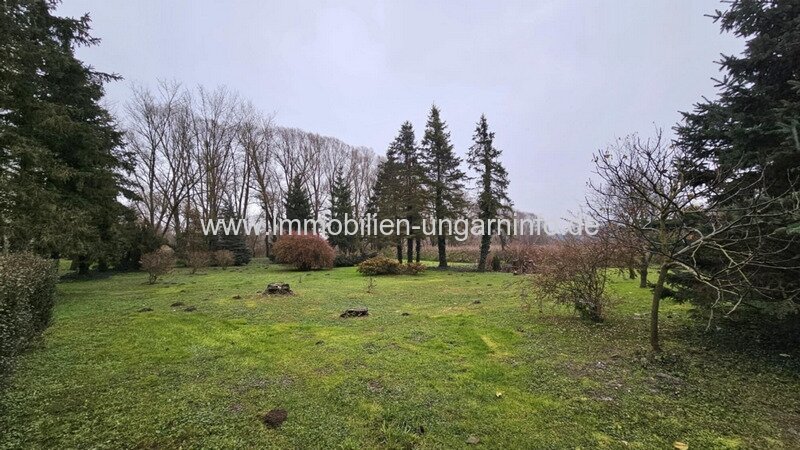 Familienanwesen im Kreis Zala zu verkaufen. Mit Haus am See, Wirtschaftsgebäude, 5,9 Hektar Land.