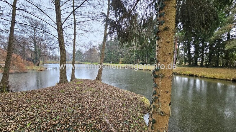 Familienanwesen im Kreis Zala zu verkaufen. Mit Haus am See, Wirtschaftsgebäude, 5,9 Hektar Land.