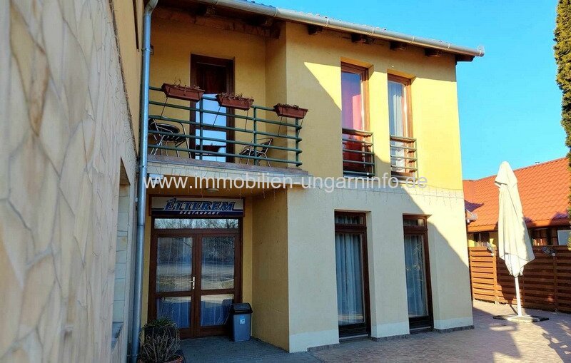 16-Zimmer-Pension mit Restaurant und Schwimmbad am Plattensee