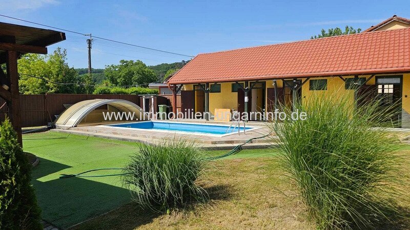 16-Zimmer-Pension mit Restaurant und Schwimmbad am Plattensee
