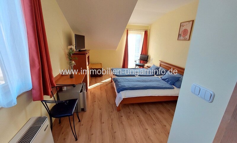 16-Zimmer-Pension mit Restaurant und Schwimmbad am Plattensee