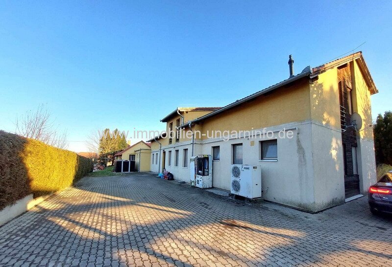 16-Zimmer-Pension mit Restaurant und Schwimmbad am Plattensee