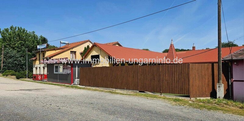 16-Zimmer-Pension mit Restaurant und Schwimmbad am Plattensee