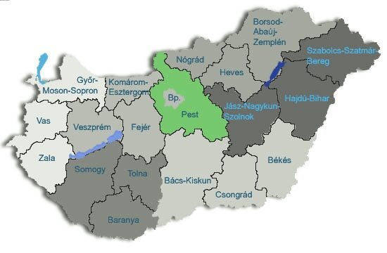 3-stöckiges Haus mit Pool im Donauknie zu verkaufen