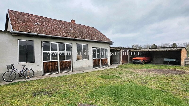 Zweistöckiges Mehrfamilienhaus in Mesztegnyő zu verkaufen