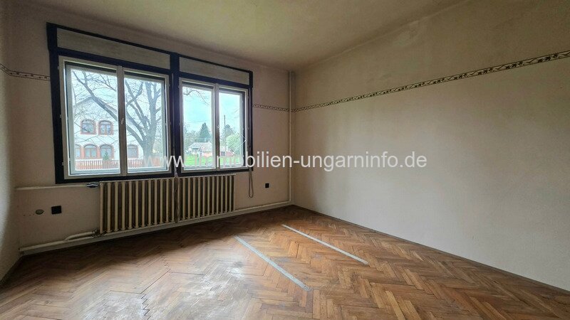 Zweistöckiges Mehrfamilienhaus in Mesztegnyő zu verkaufen