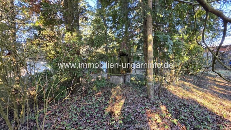 Bürgerliches Anwesen in Nagyszakácsi (Komitat Somogy) mit 0,7 Hektar altem Baumbestand