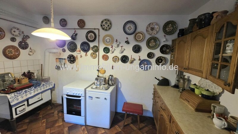 Bürgerliches Anwesen in Nagyszakácsi (Komitat Somogy) mit 0,7 Hektar altem Baumbestand