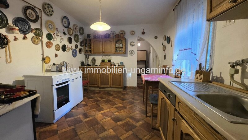 Bürgerliches Anwesen in Nagyszakácsi (Komitat Somogy) mit 0,7 Hektar altem Baumbestand