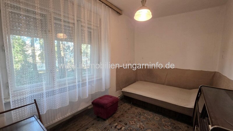 Bürgerliches Anwesen in Nagyszakácsi (Komitat Somogy) mit 0,7 Hektar altem Baumbestand