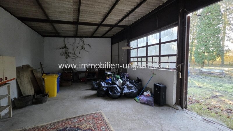 Bürgerliches Anwesen in Nagyszakácsi (Komitat Somogy) mit 0,7 Hektar altem Baumbestand