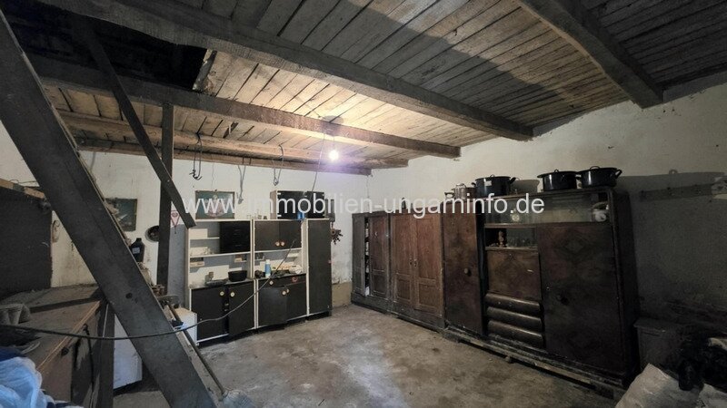 Bürgerliches Anwesen in Nagyszakácsi (Komitat Somogy) mit 0,7 Hektar altem Baumbestand