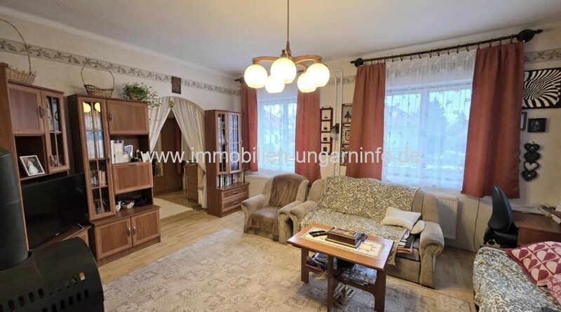 6-Zimmer-Einfamilienhaus in Kéthely, 6 km vom Plattensee entfernt