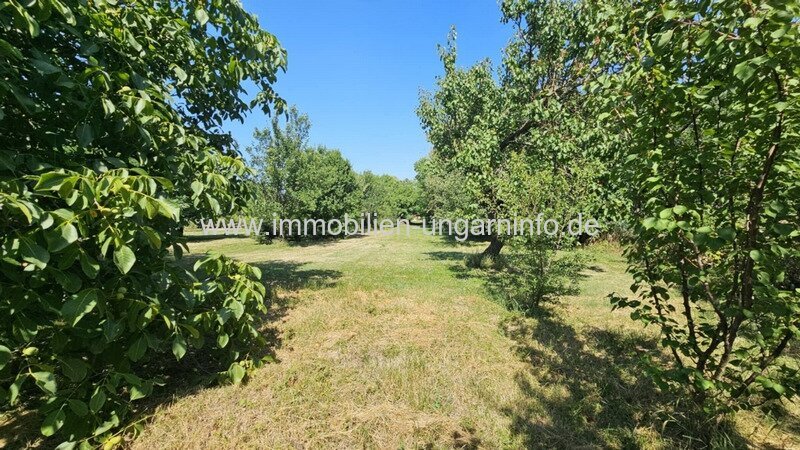 4 km vom Plattensee entfernt 2 Generationen Familienhaus mit Pool zu verkaufen