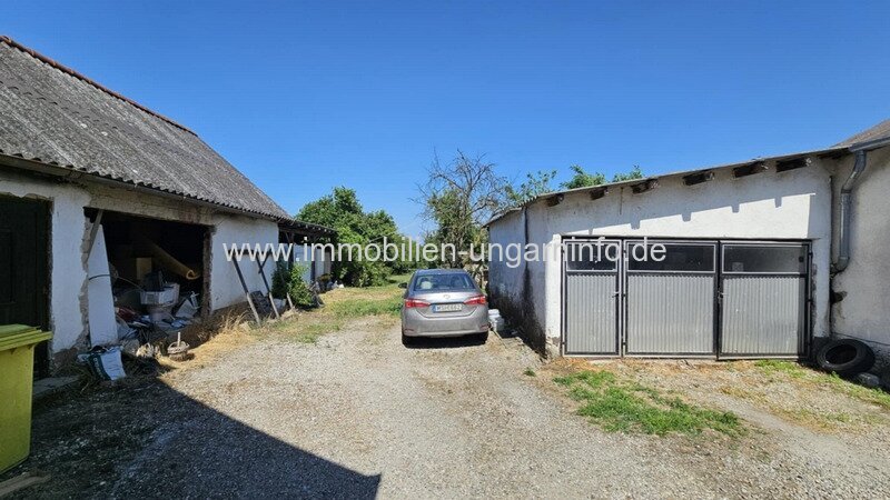 4 km vom Plattensee entfernt 2 Generationen Familienhaus mit Pool zu verkaufen