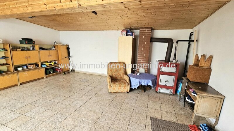 Neuartiges Einfamilienhaus in einer Kleinstadt am Plattensee zu verkaufen