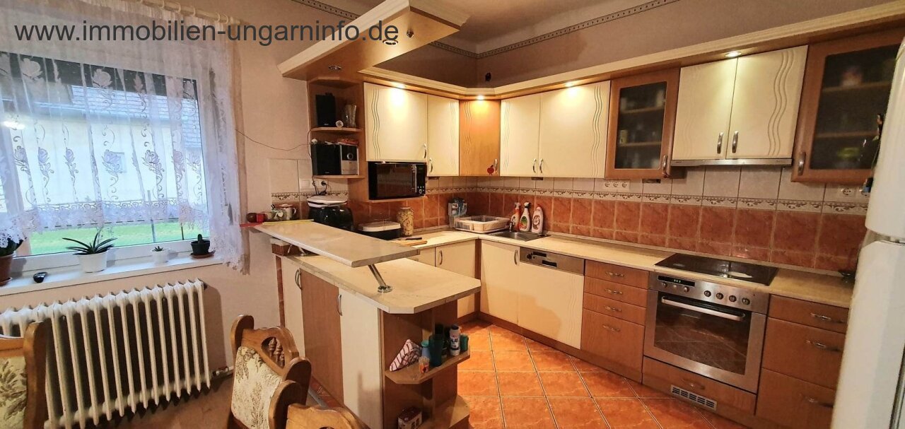 Kétgenerációs családi ház a Balaton közelében