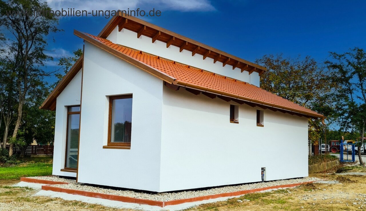 Új építésű modulház a Balaton partján