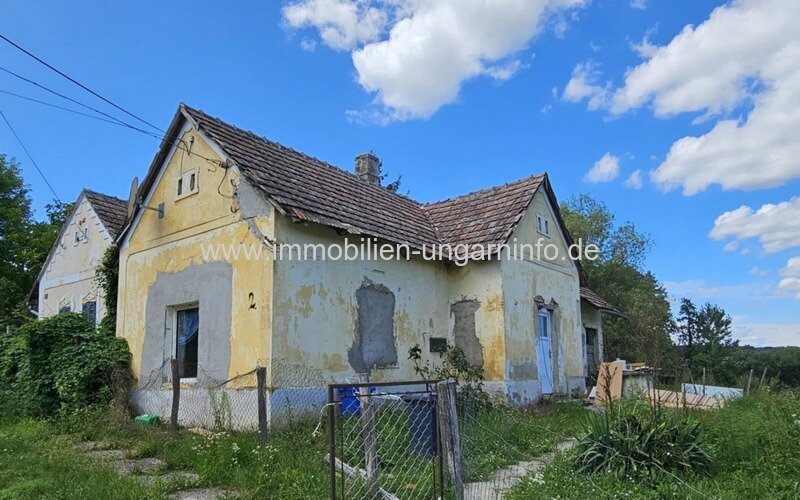 Renovierungsbedürftiges Einfamilienhaus in der Plattenseeregion