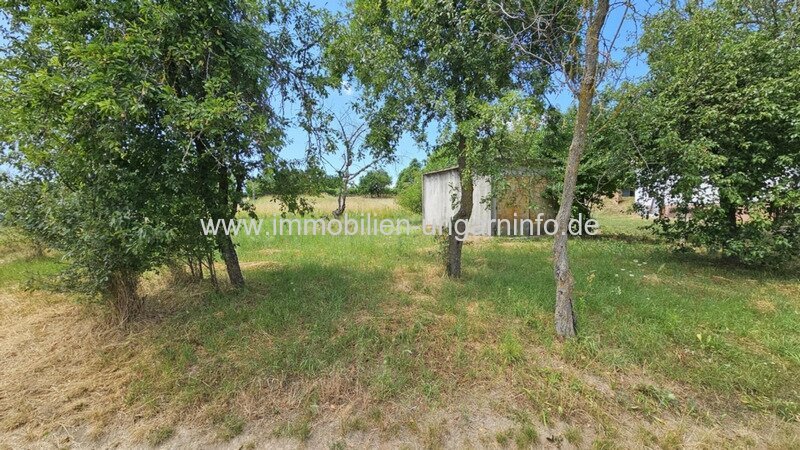 In Marcali Weinberg (12 km vom Plattensee) geschlossene Garten zu verkaufen