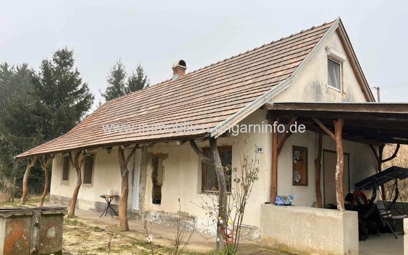 Einfamilienhaus mit großem Grundstück zu verkaufen