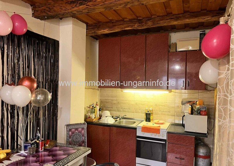 Einfamilienhaus mit großem Grundstück zu verkaufen