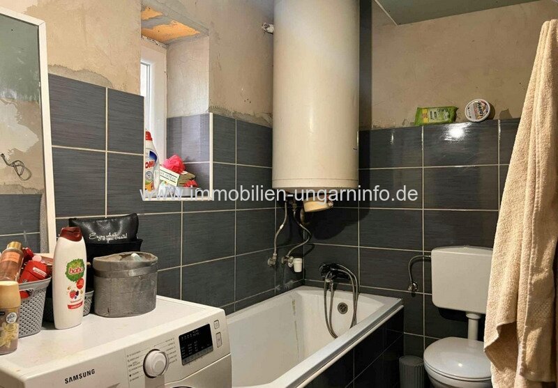 Einfamilienhaus mit großem Grundstück zu verkaufen