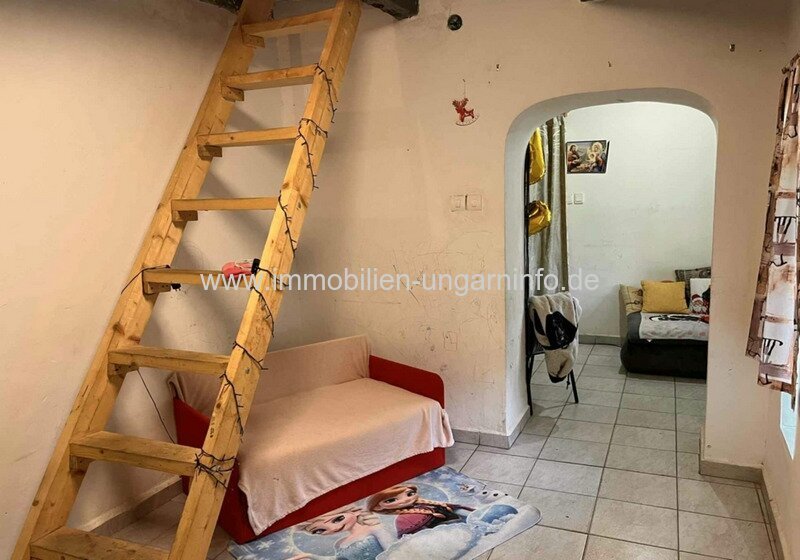 Einfamilienhaus mit großem Grundstück zu verkaufen