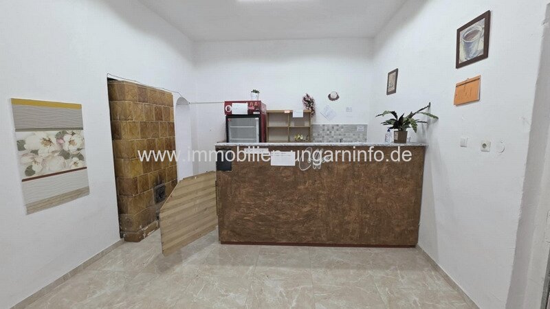 Gastronomie- und Wohngebäude zu verkaufen