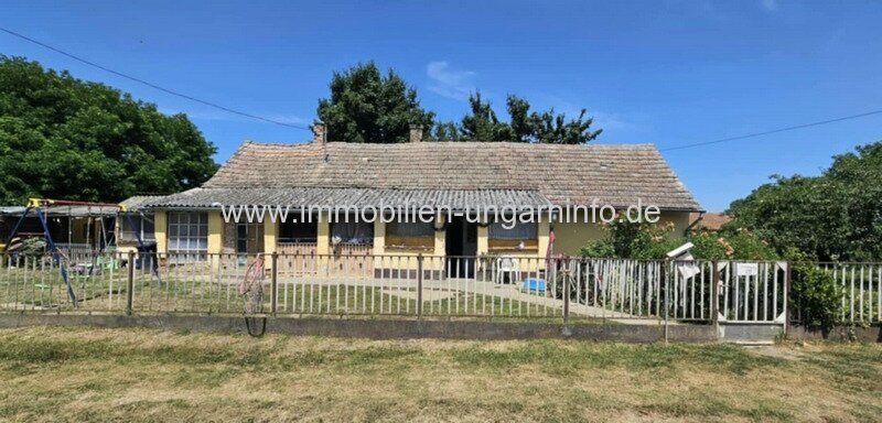 Einfamilienhaus mit Nebengebäuden im Kreis Somogy