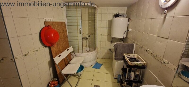 In Kaposvár in der Nähe des Deseda-Sees, bewohnbares Wochenendhaus zu verkaufen