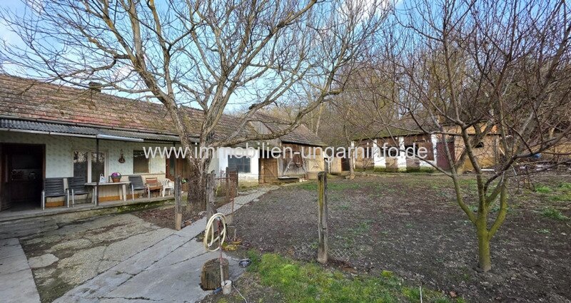Einfamilienhaus mit Wirtschaftsgebäuden im Bezirk Marcali-Horvátkút zu verkaufen