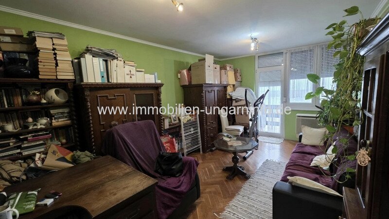 In Marcali (12 km vom Balaton entfernt) steht eine 2-Zimmer-Wohnung mit Balkon zum Verkauf