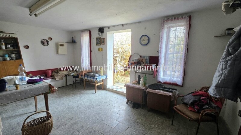 In Nagykanizsa, in der Nähe des Sees, steht ein bewohnbares Wochenendhaus mit großem Grundstück zum Verkauf