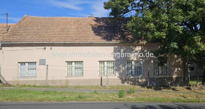 Fabrik in Marcali zu einem realistischen Preis zu verkaufen