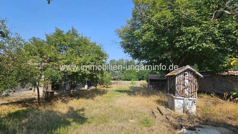 17 km vom Balaton entfernt, sofort bezugsfertiges Einfamilienhaus mit großem Grundstück