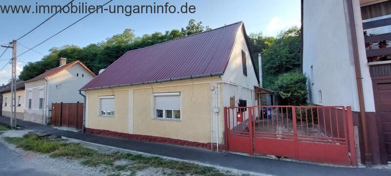 Einfamilienhaus in einer ruhigen Straße von Kaposvár zu verkaufen