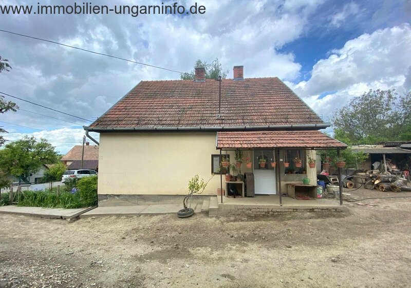 15 km vom Plattensee entfernt Einfamilienhaus mit 0,7 ha Grundstück zu verkaufen