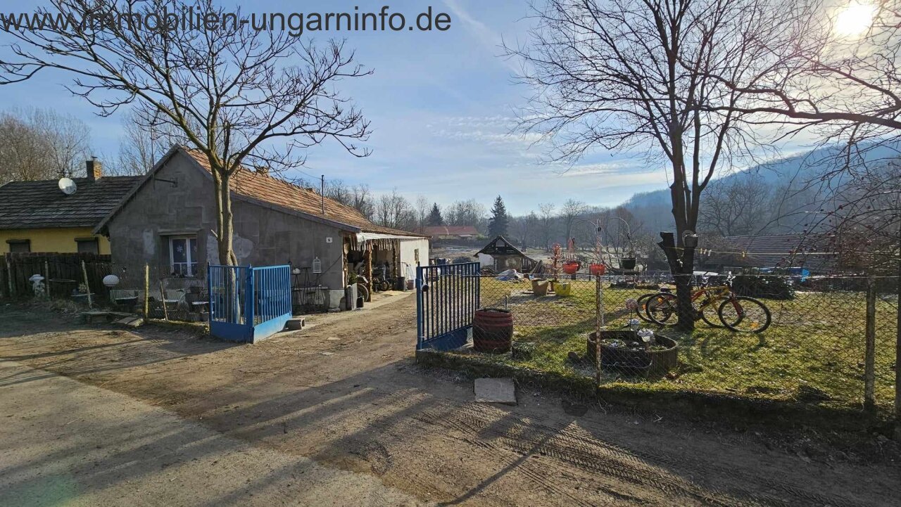 Familienhaus mit 2 Grundstücken in der Nähe des Plattensees