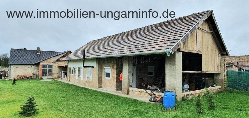 2 Einfamilienhäuser zu einem Preis in der Region Kaposvár zu verkaufen