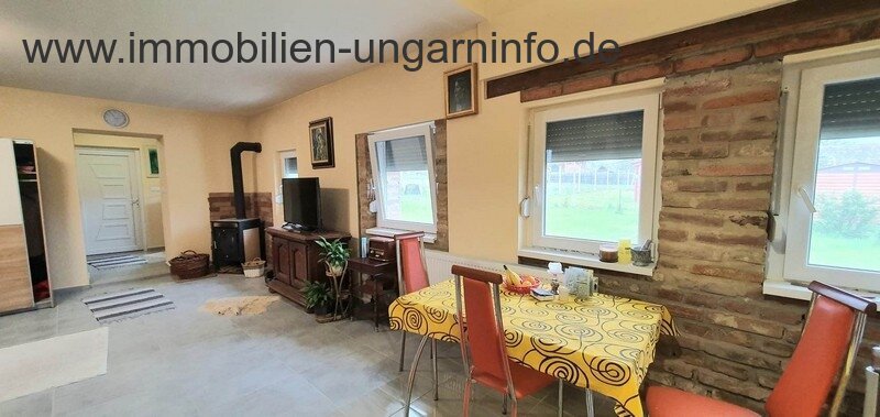 2 Einfamilienhäuser zu einem Preis in der Region Kaposvár zu verkaufen