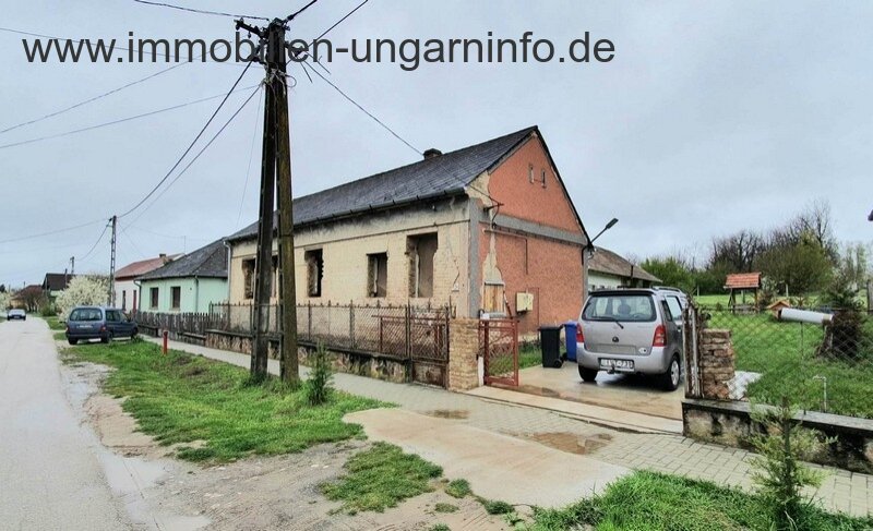 2 Einfamilienhäuser zu einem Preis in der Region Kaposvár zu verkaufen