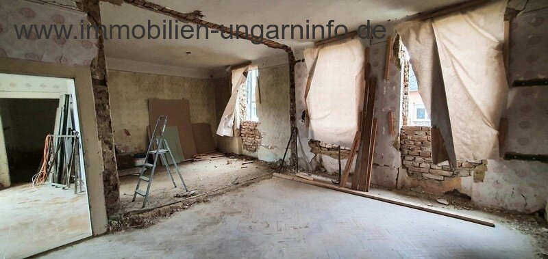 2 Einfamilienhäuser zu einem Preis in der Region Kaposvár zu verkaufen