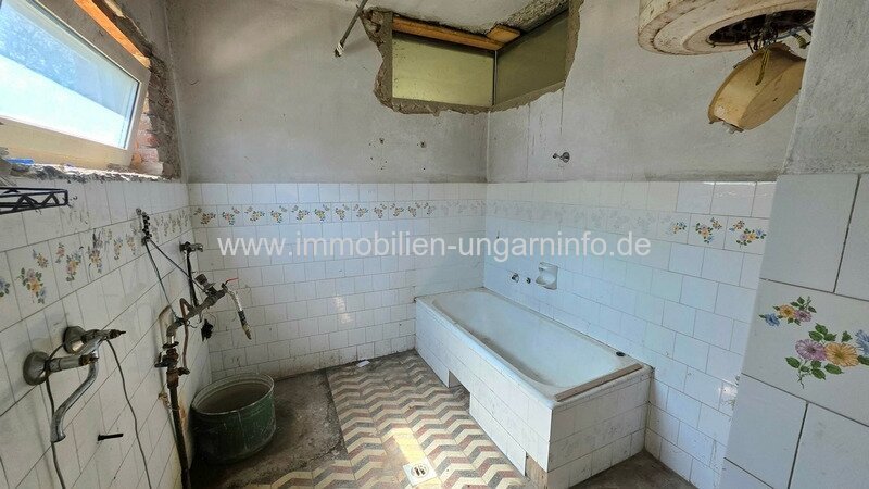 Renovierungsbedürftiges Einfamilienhaus mit großem Grundstück im Komitat Somogy - Segesd